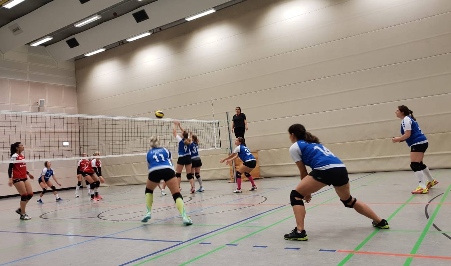 Damen2 Volleyball Block und Abwehr