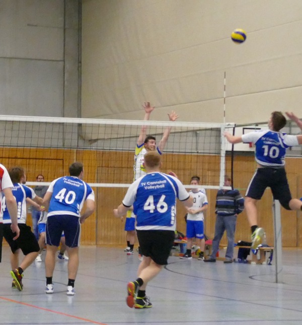 Herren1 Volleyball Rückraumangriff über die Position 1