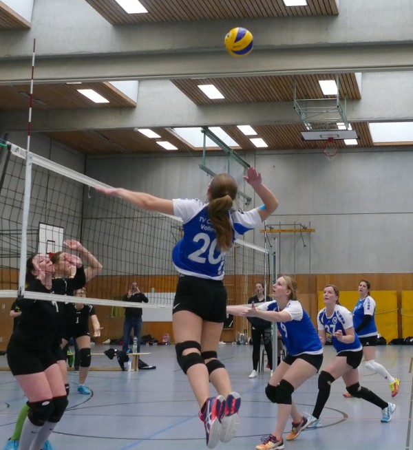 Damen2 Volleyball Angriff