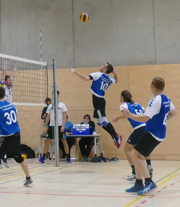 Herren 1 Volleyball Angriff über Diagonal